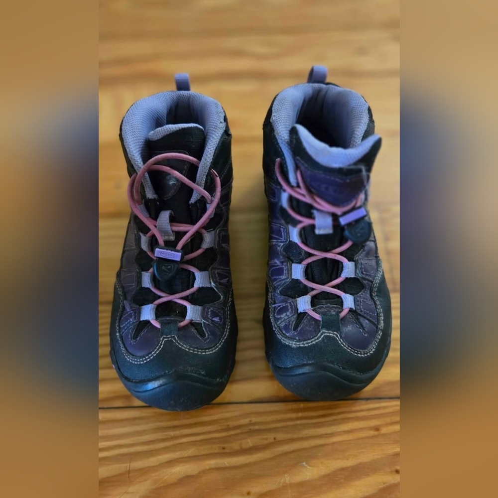 Kids Purple High-Top Outdoor Sneakers with Pink Laces